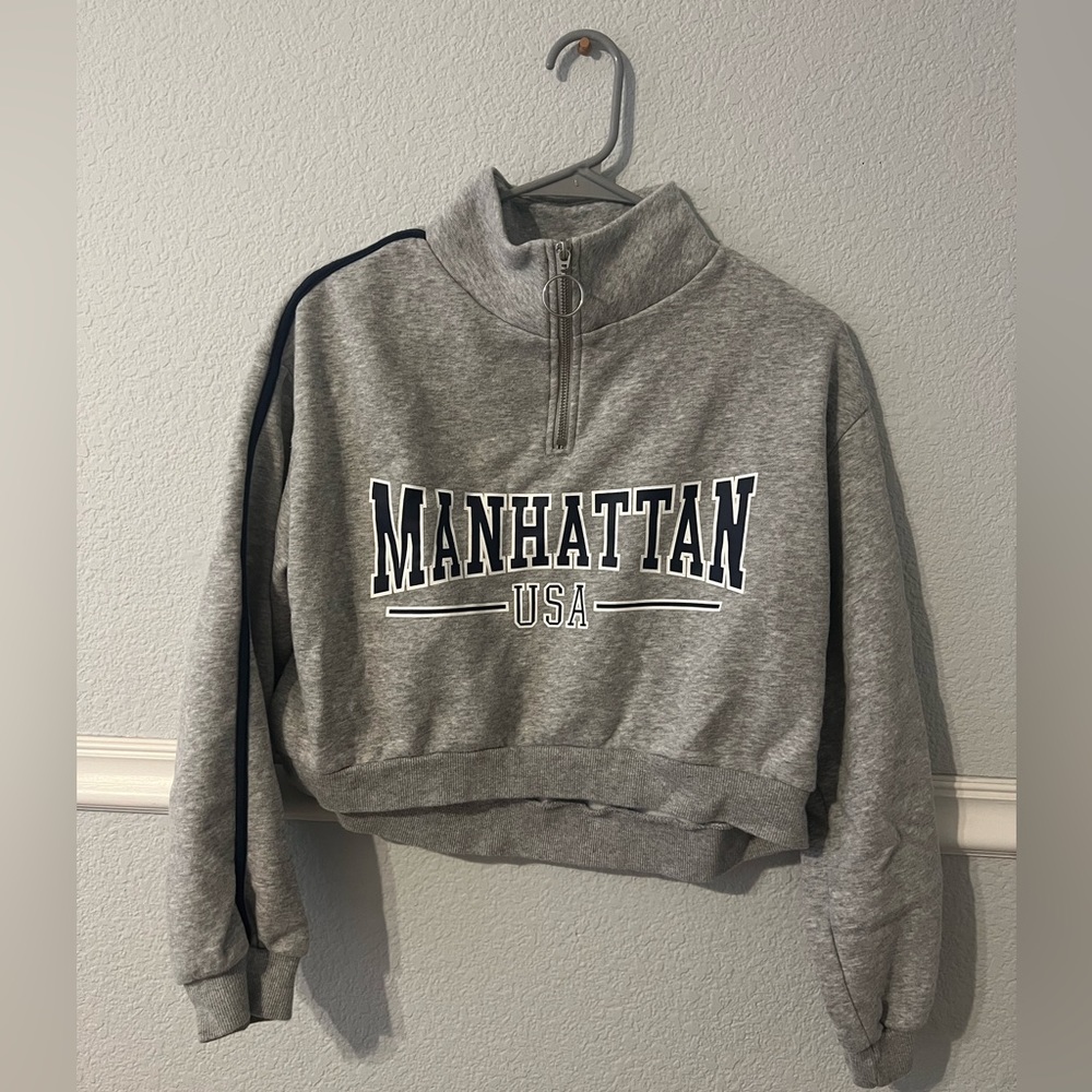 H&M quarter zip cropped jacket. Size small.